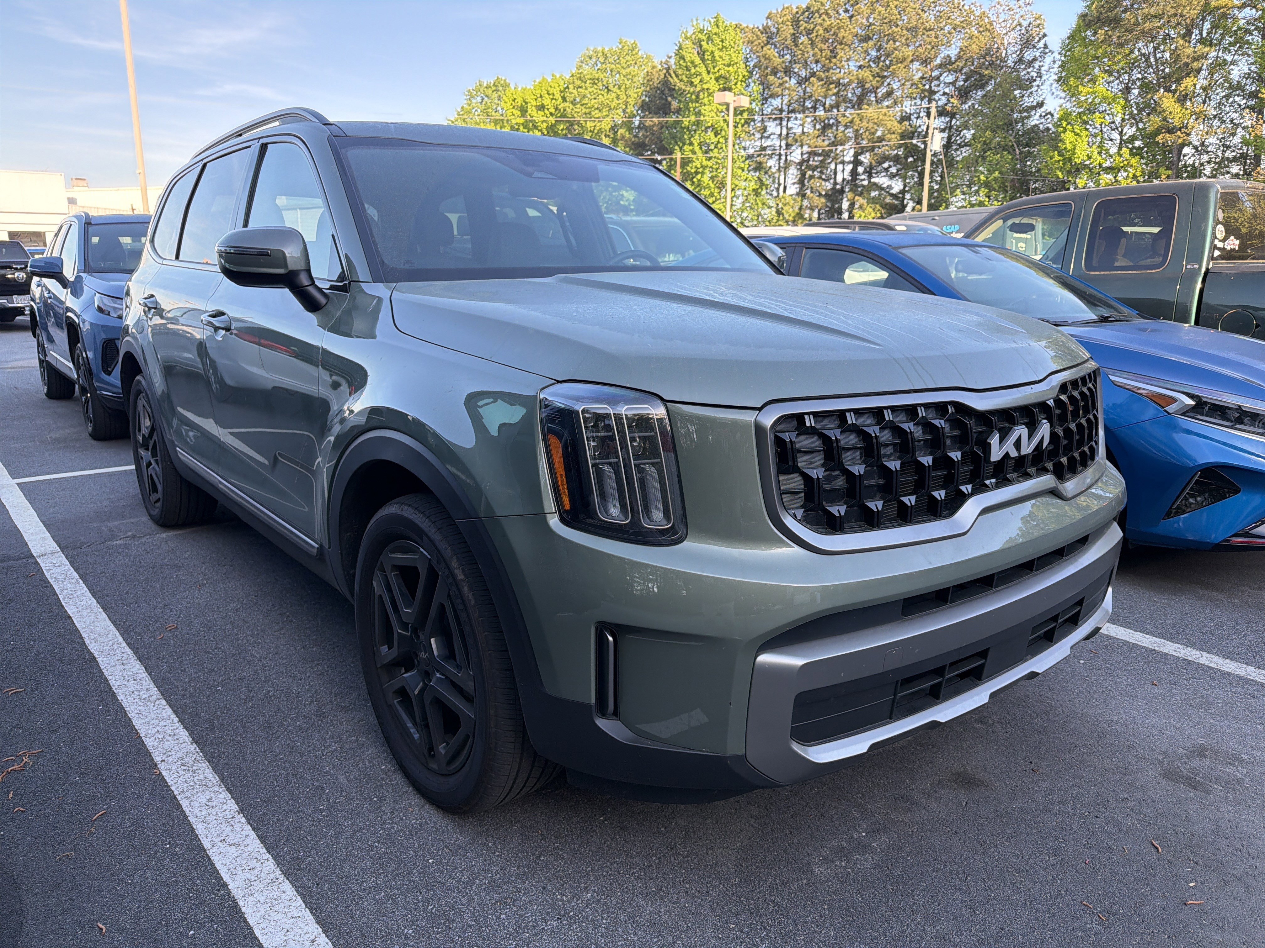 Used 2023 Kia Telluride EX X-Line image 3
