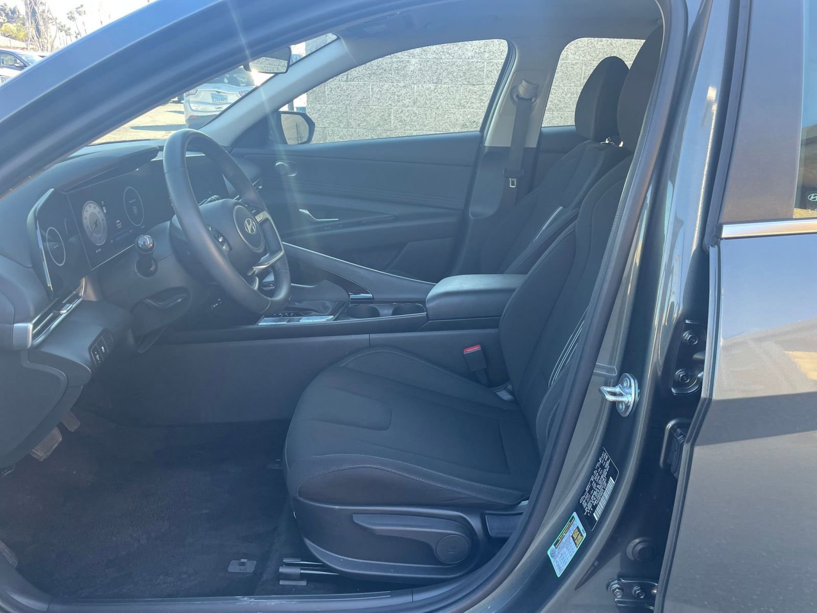 Used 2025 Hyundai Elantra SEL image 28