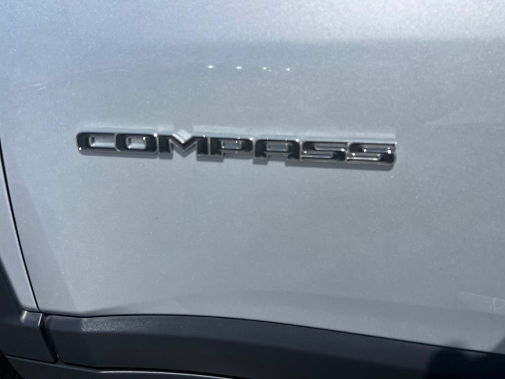 Used 2025 Jeep Compass Limited AWD/4WD image 23