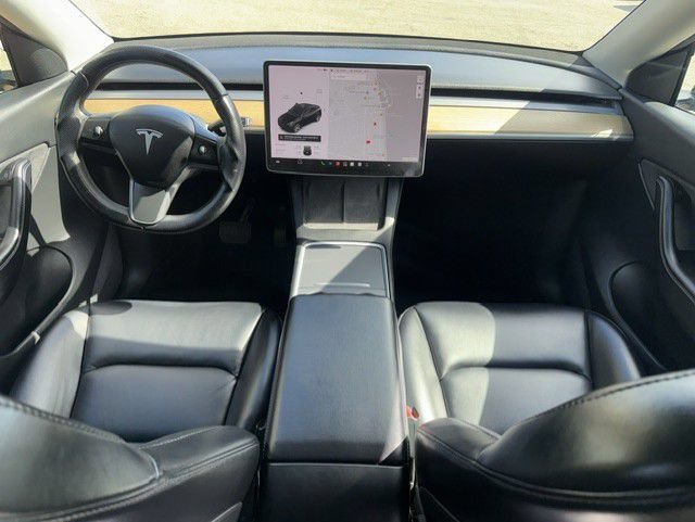 Used 2022 Tesla Model Y Long Range AWD/4WD image 3