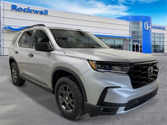 New 2025 Honda Pilot TrailSport image 9