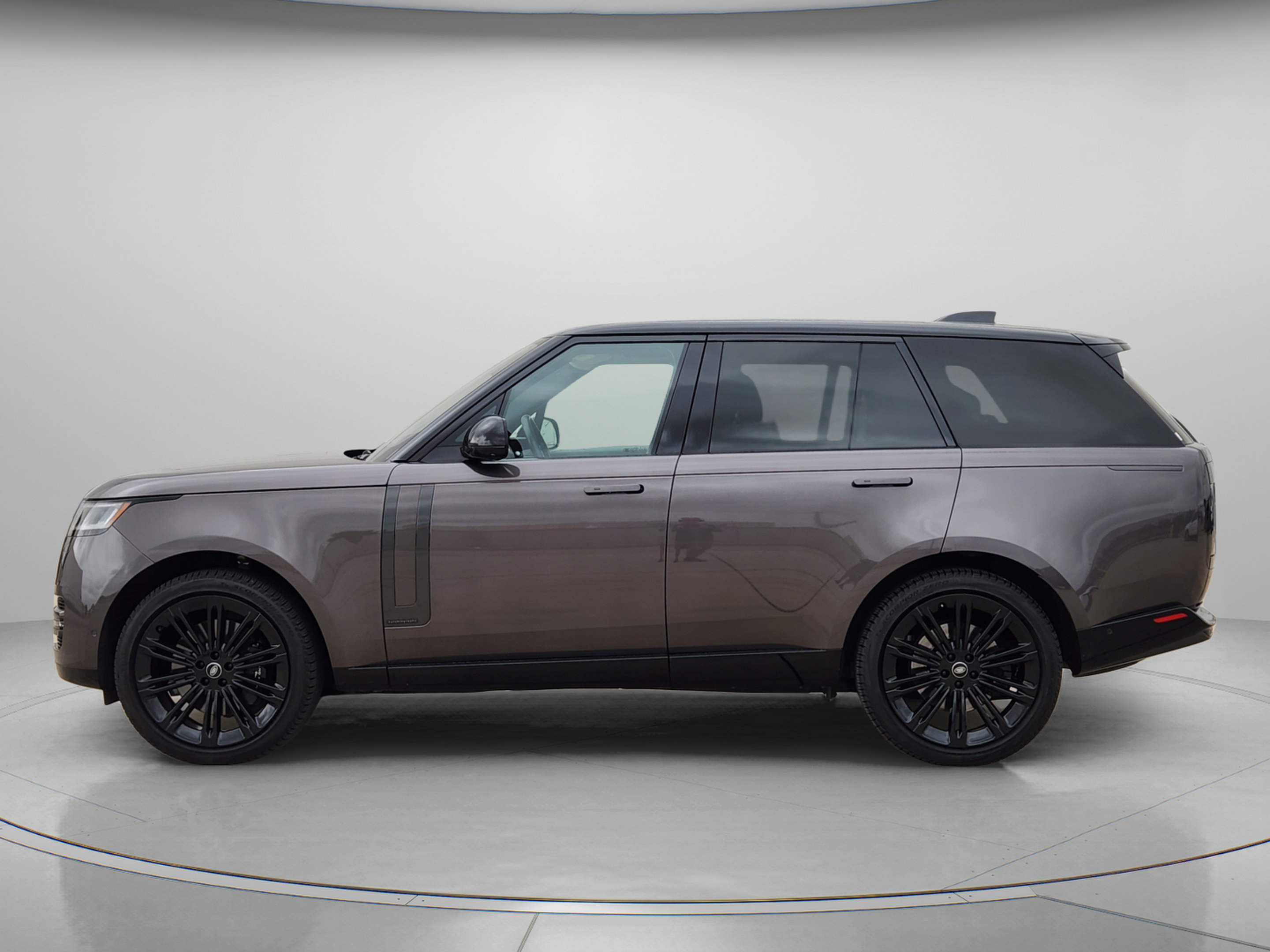 Certified 2023 Land Rover Range Rover Autobiography AWD/4WD image 2