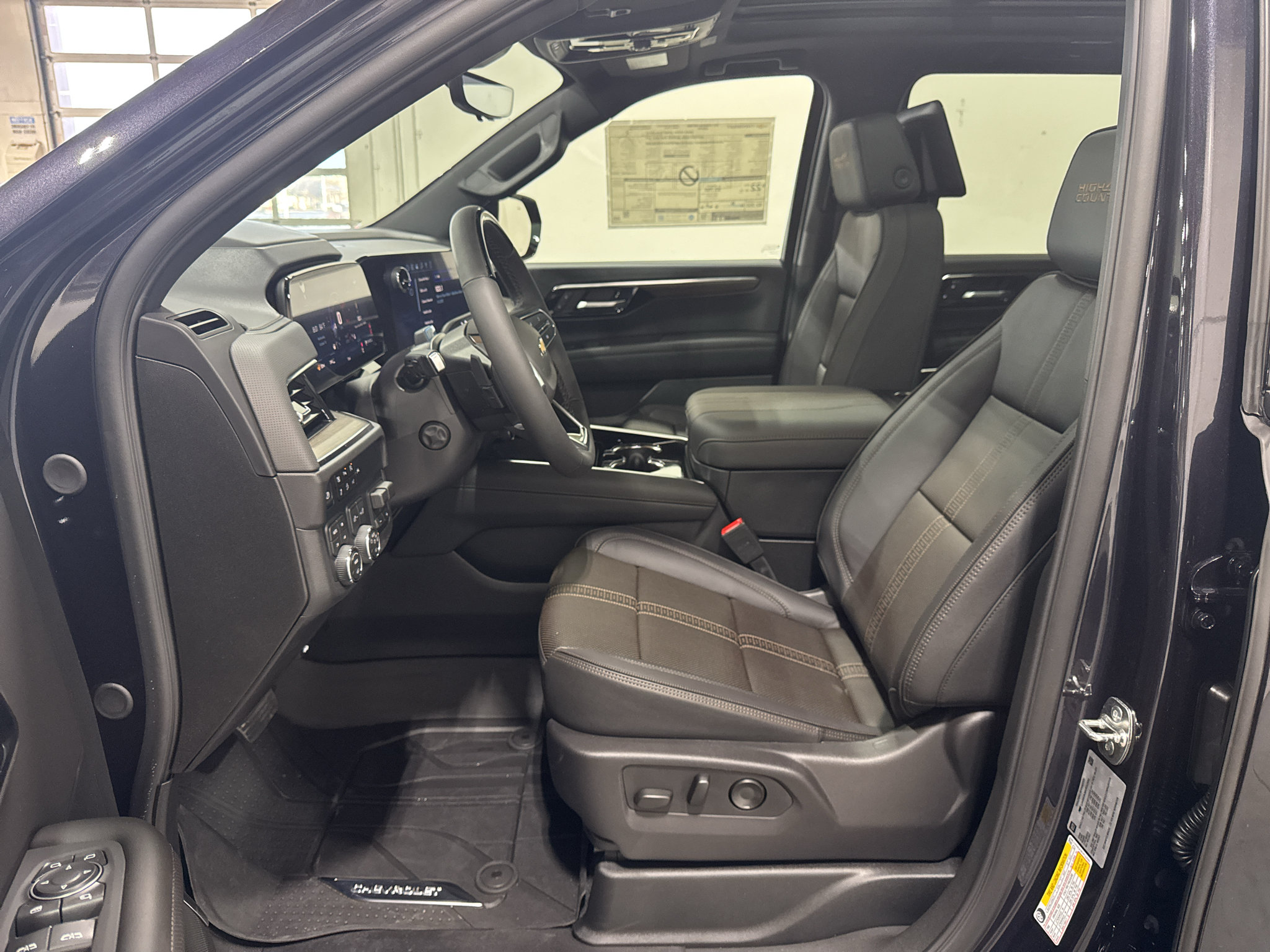 New 2027 Chevrolet Suburban High Country AWD/4WD image 31