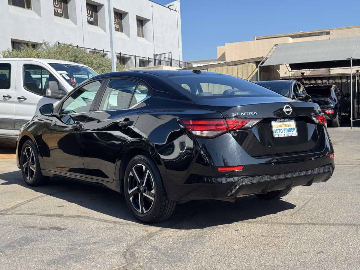 Used 2024 Nissan Sentra SV FWD image 12