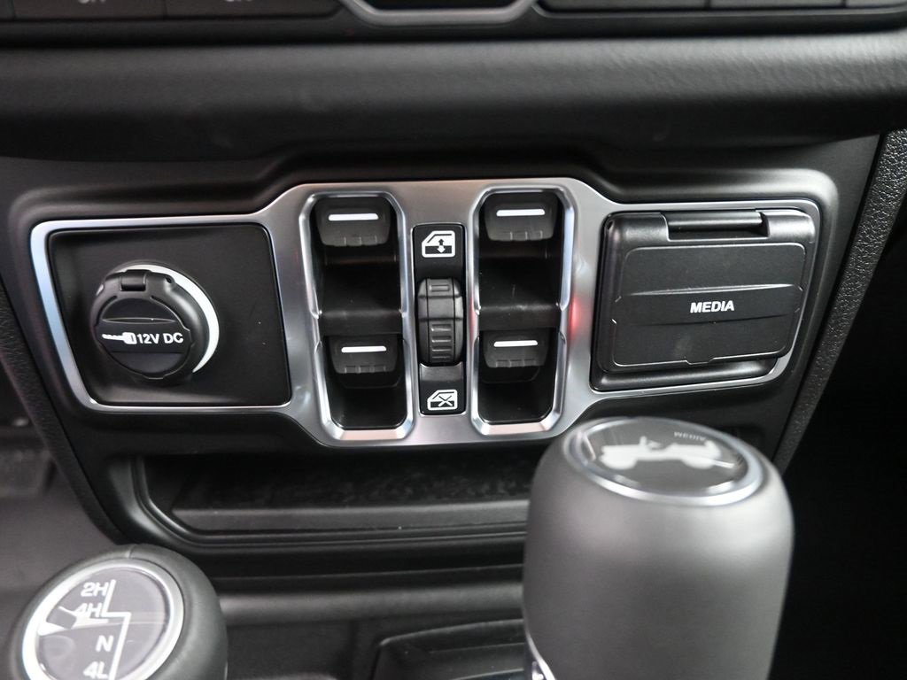 New 2025 Jeep Wrangler Sahara image 32