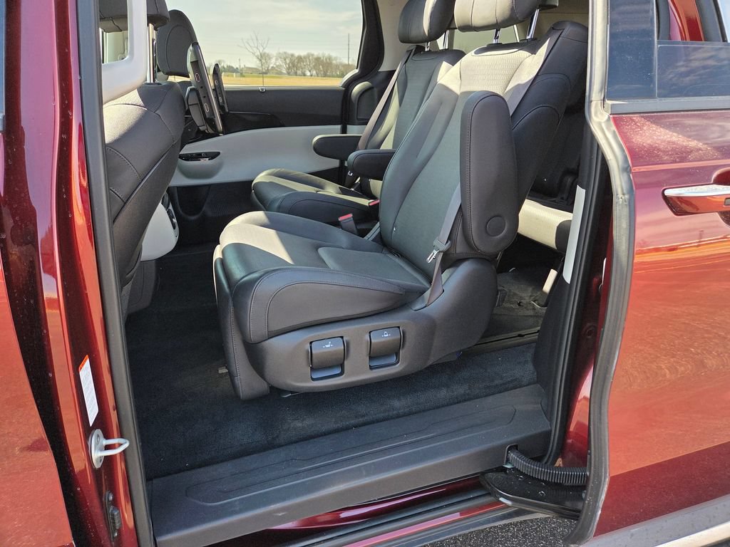 Used 2024 Kia Carnival SX Prestige FWD image 56