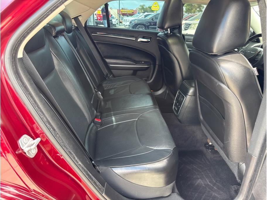 Used 2017 Chrysler 300 C w/ Safetytec Plus Group RWD image 22