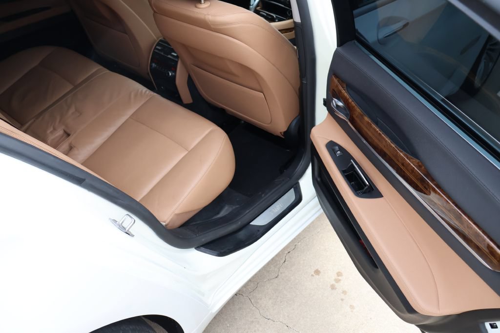 Used 2015 BMW 740i RWD image 26