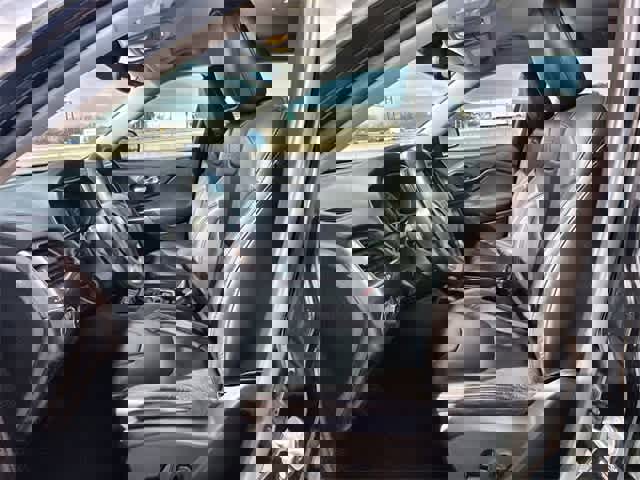 Used 2021 Jeep Cherokee Latitude Lux w/ Comfort/Convenience Group image 11