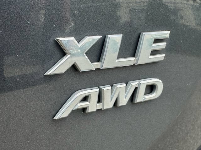 Used 2015 Toyota RAV4 XLE AWD/4WD image 12
