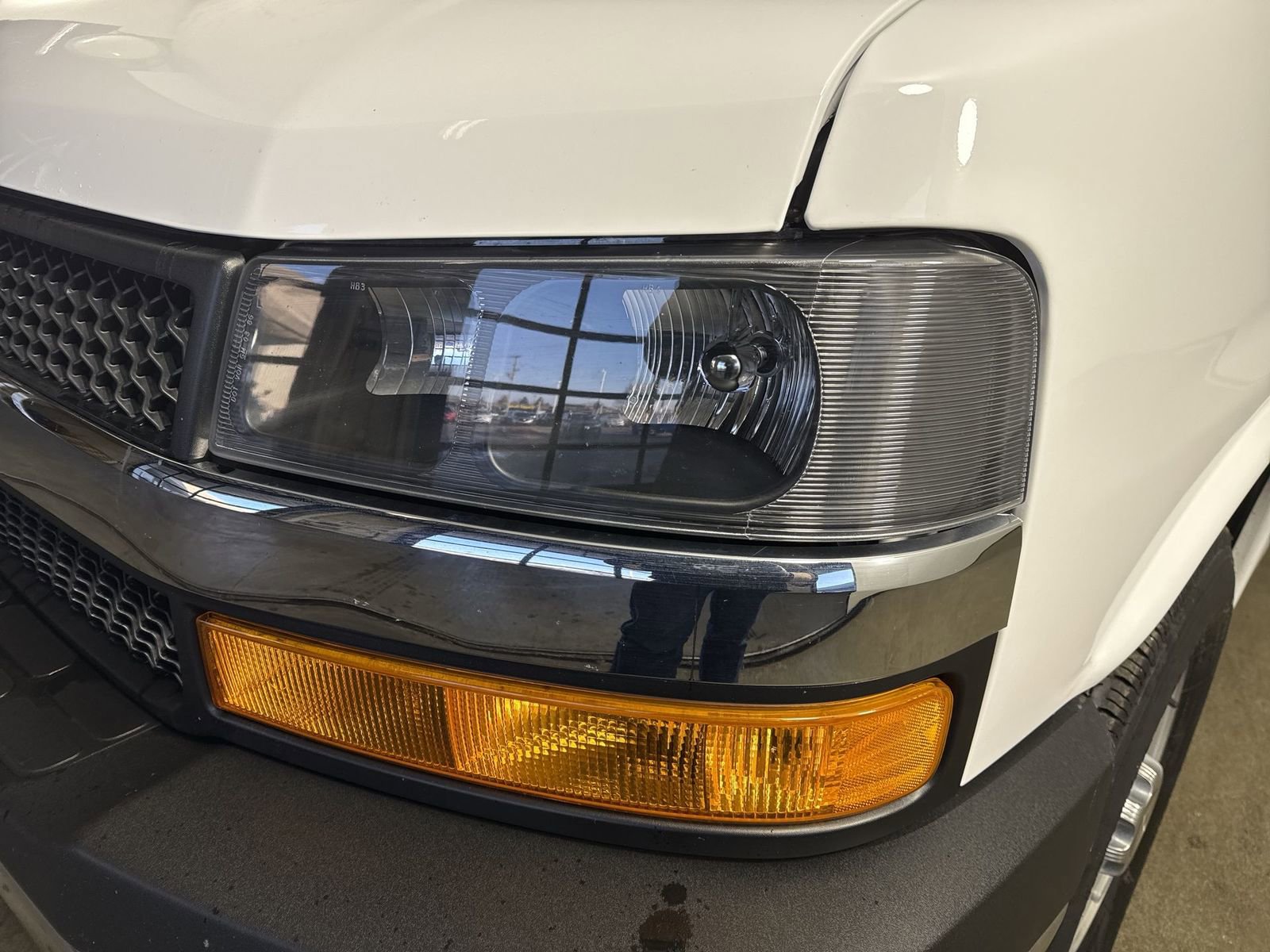 Used 2024 Chevrolet Express 3500 LT w/ LT Preferred Equipment Group RWD image 27