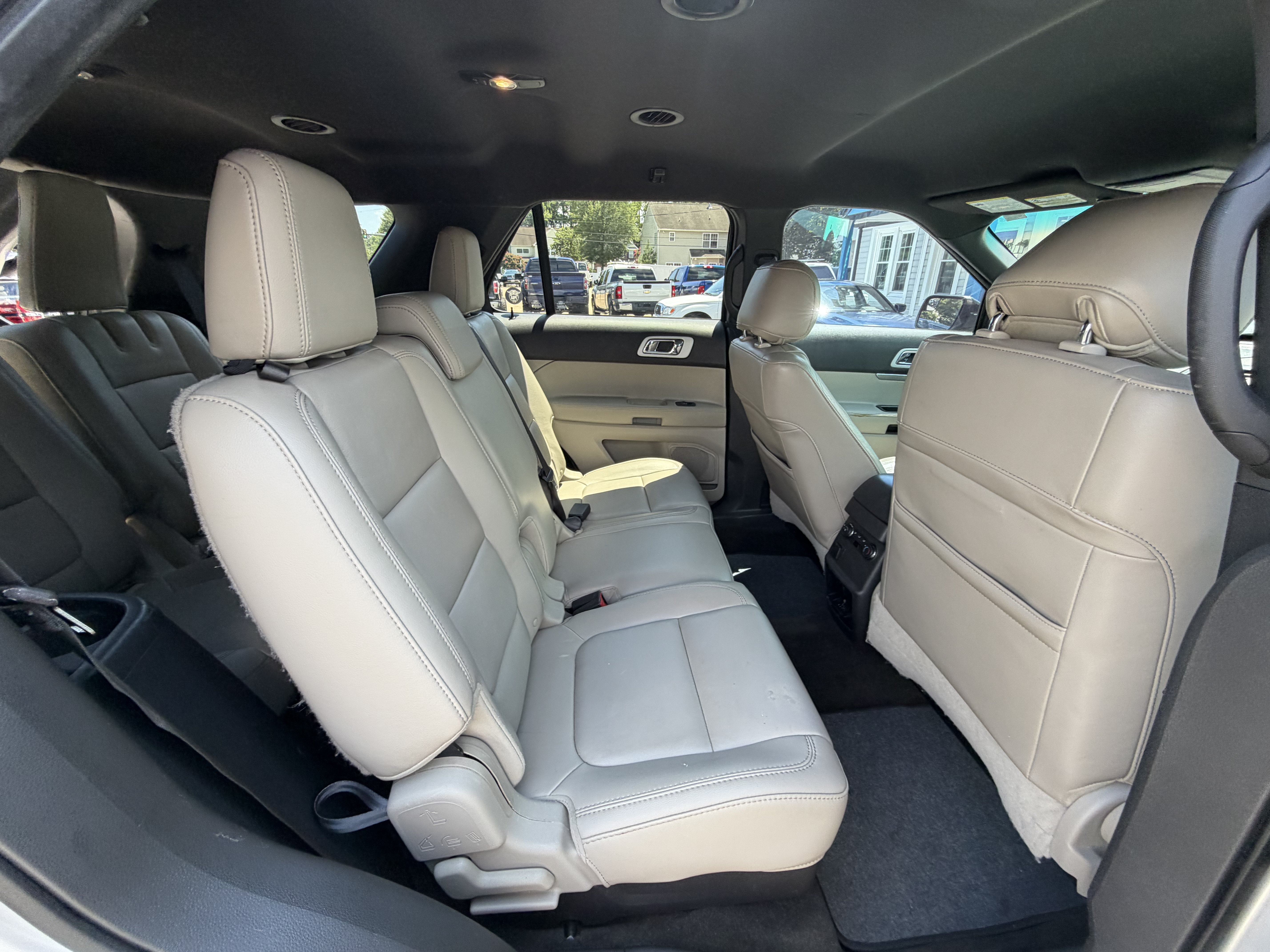 Used 2013 Ford Explorer XLT FWD image 15