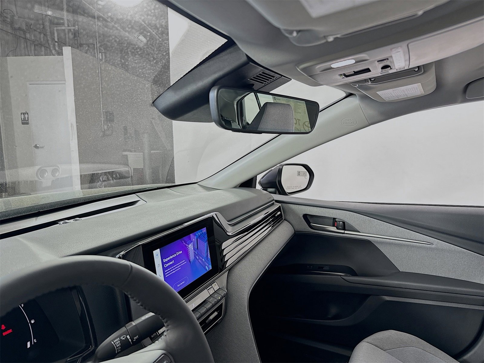 Used 2025 Toyota Camry LE w/ Convenience Package image 6