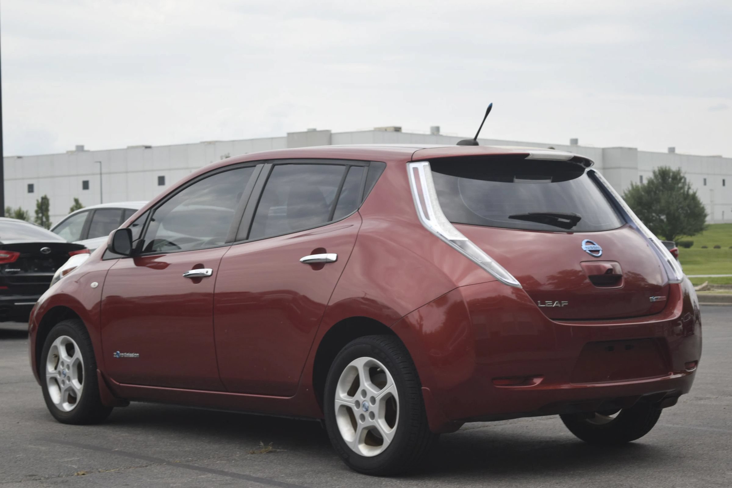 Used 2012 Nissan Leaf SL FWD image 3