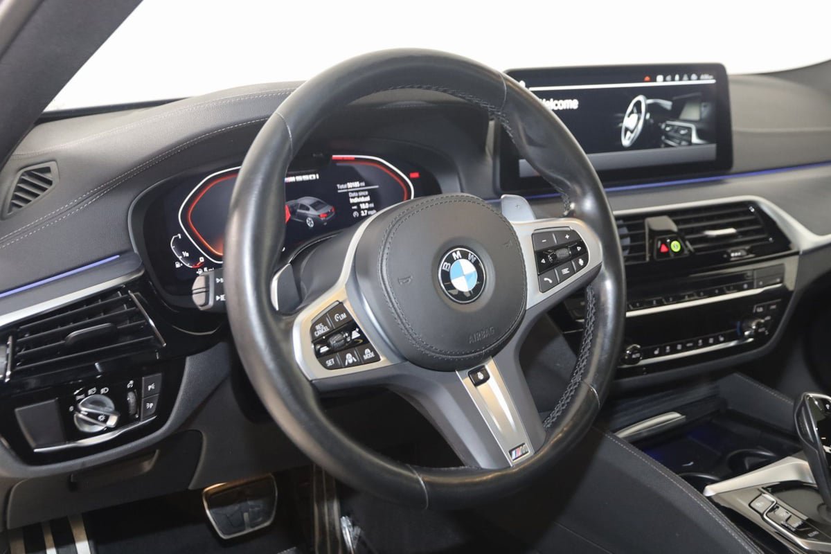 Used 2023 BMW M550i xDrive w/ Executive Package AWD/4WD image 6