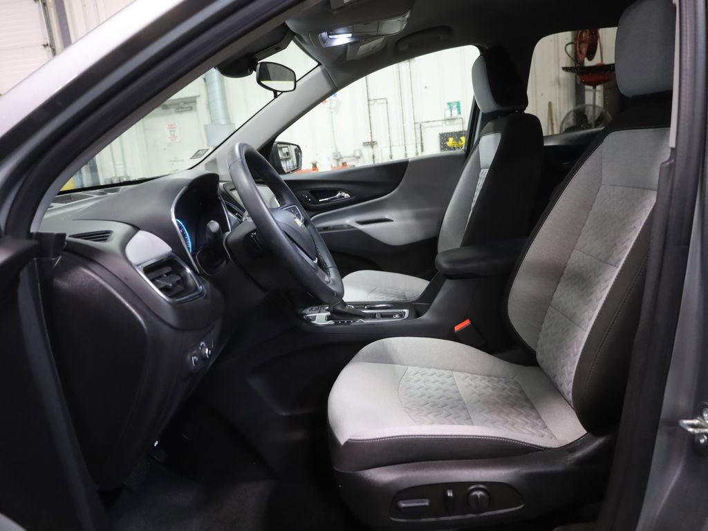 Used 2023 Chevrolet Equinox LT w/ Driver Convenience Package image 26
