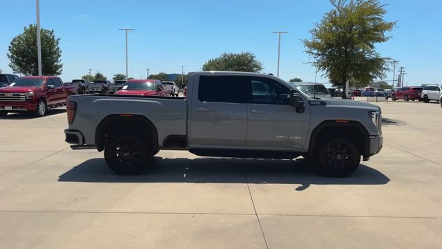 Used 2024 GMC Sierra 2500 AT4 w/ Technology Package AWD/4WD image 9