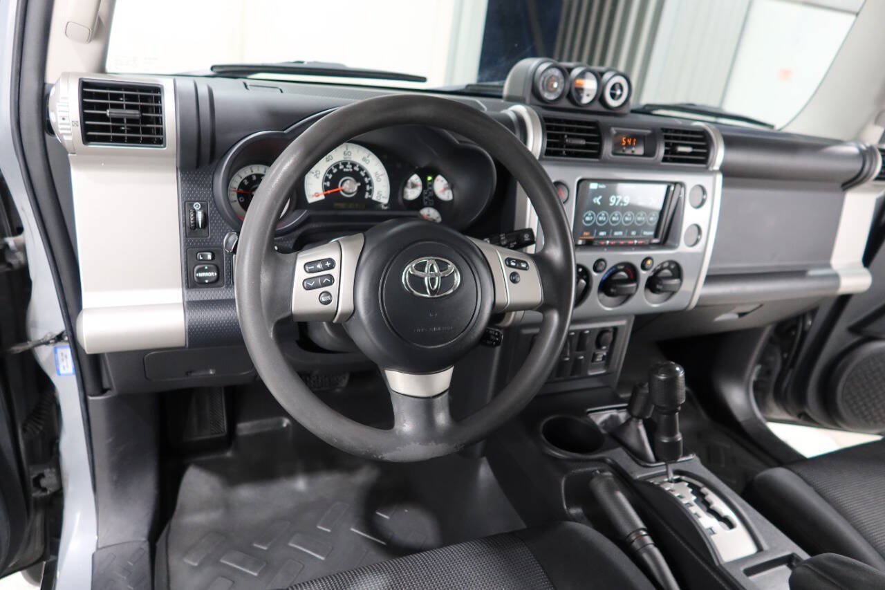 Used 2014 Toyota FJ Cruiser 4WD w/ Convenience Package image 22