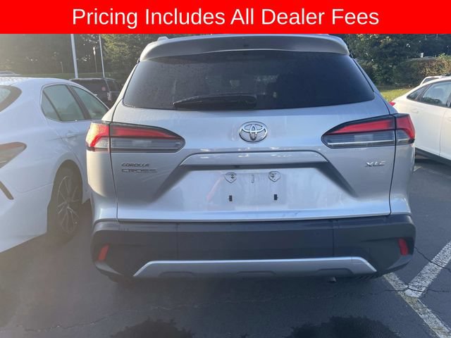 Used 2025 Toyota Corolla Cross XLE FWD image 5
