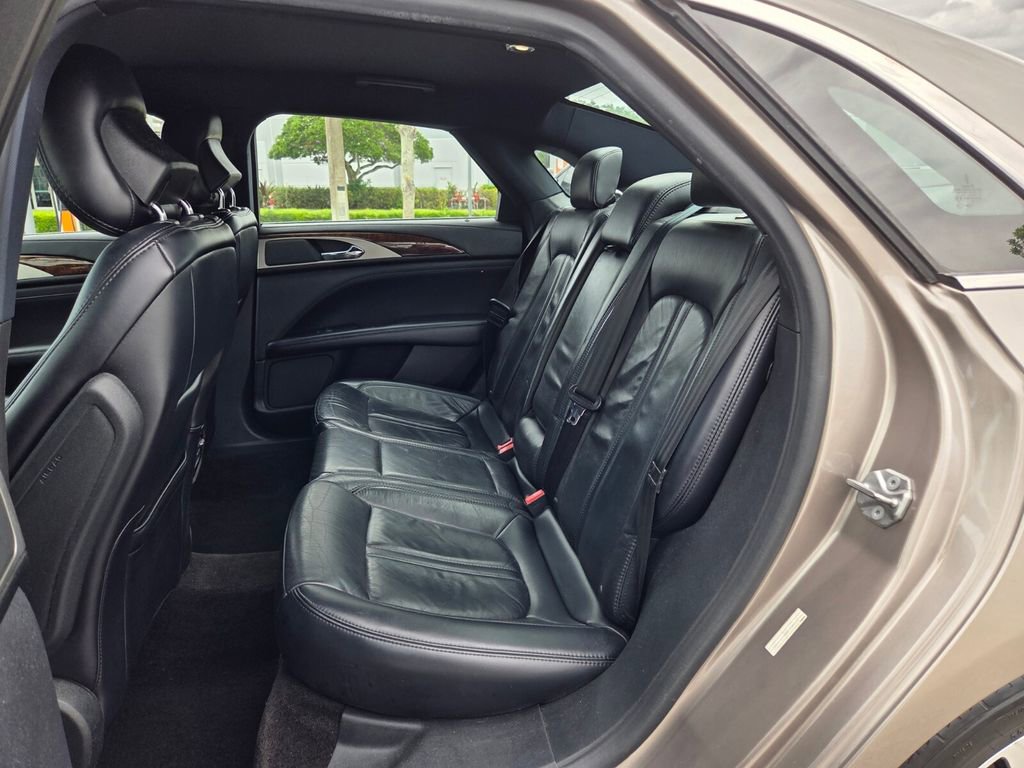 Used 2019 Lincoln MKZ Reserve FWD image 27