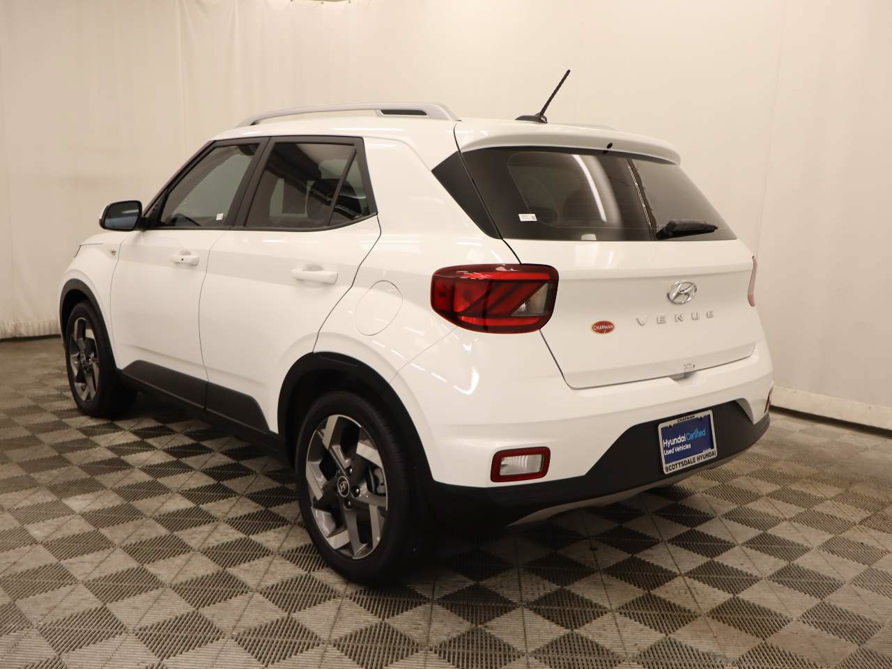 Used 2026 Hyundai Venue SEL FWD image 4