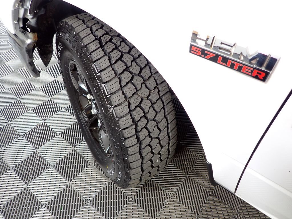 Used 2021 RAM 1500 Tradesman w/ Chrome Appearance Group image 45