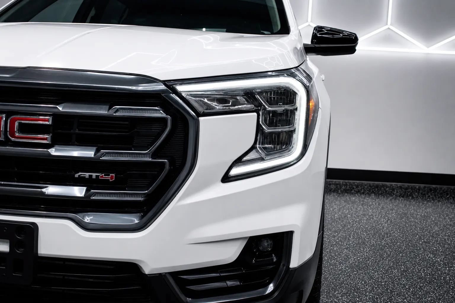 Used 2024 GMC Terrain AT4 AWD/4WD image 6