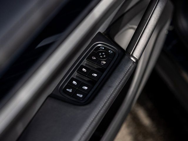 Certified 2025 Porsche Cayenne S AWD/4WD image 34