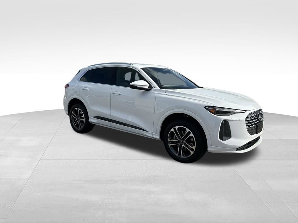 Used 2025 Audi Q5 Premium w/ Convenience Package image 7