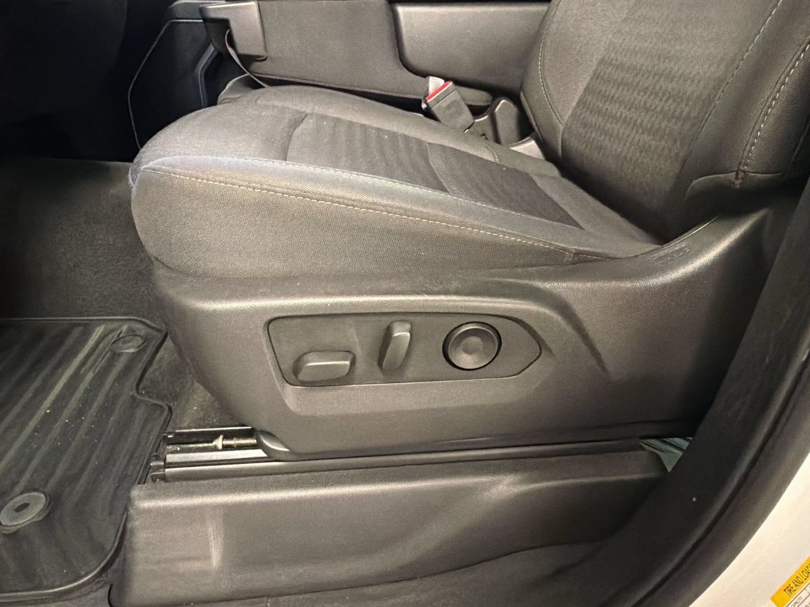 Used 2025 Chevrolet Silverado 2500 LT w/ Convenience Package AWD/4WD image 15