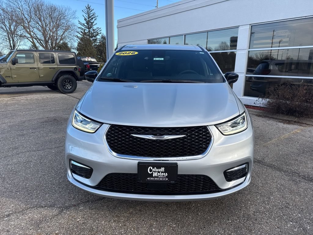 New 2026 Chrysler Pacifica Select AWD/4WD image 5