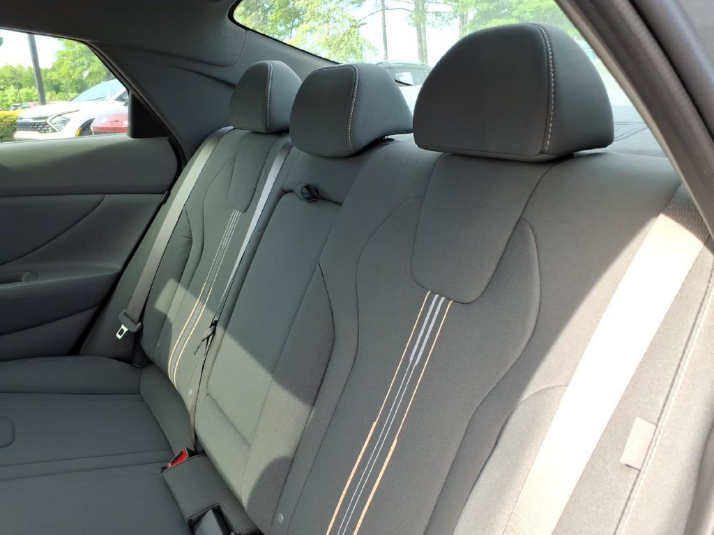 Used 2026 Hyundai Elantra SEL Sport Premium FWD image 11