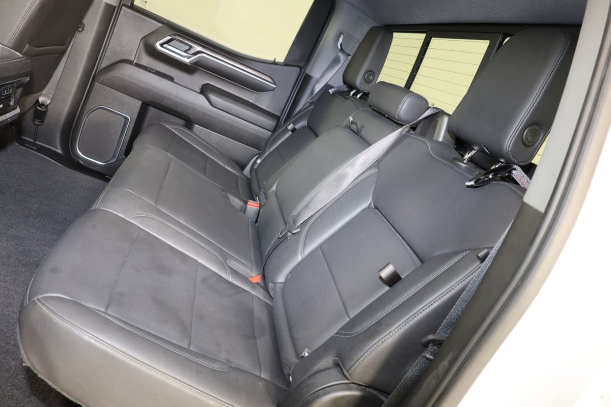 Used 2022 Chevrolet Silverado 1500 LTZ w/ LTZ Convenience Package II AWD/4WD image 11