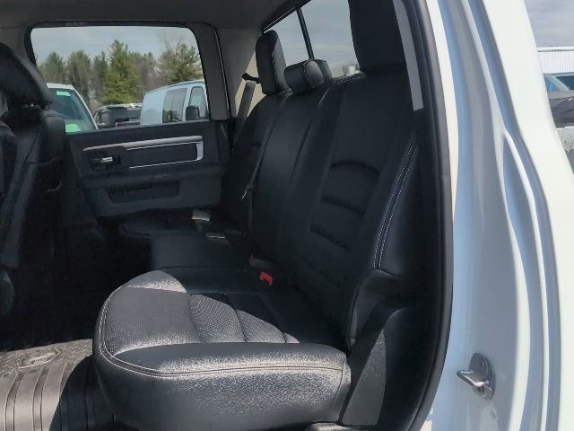 Used 2018 RAM 1500 Classic SLT AWD/4WD image 32