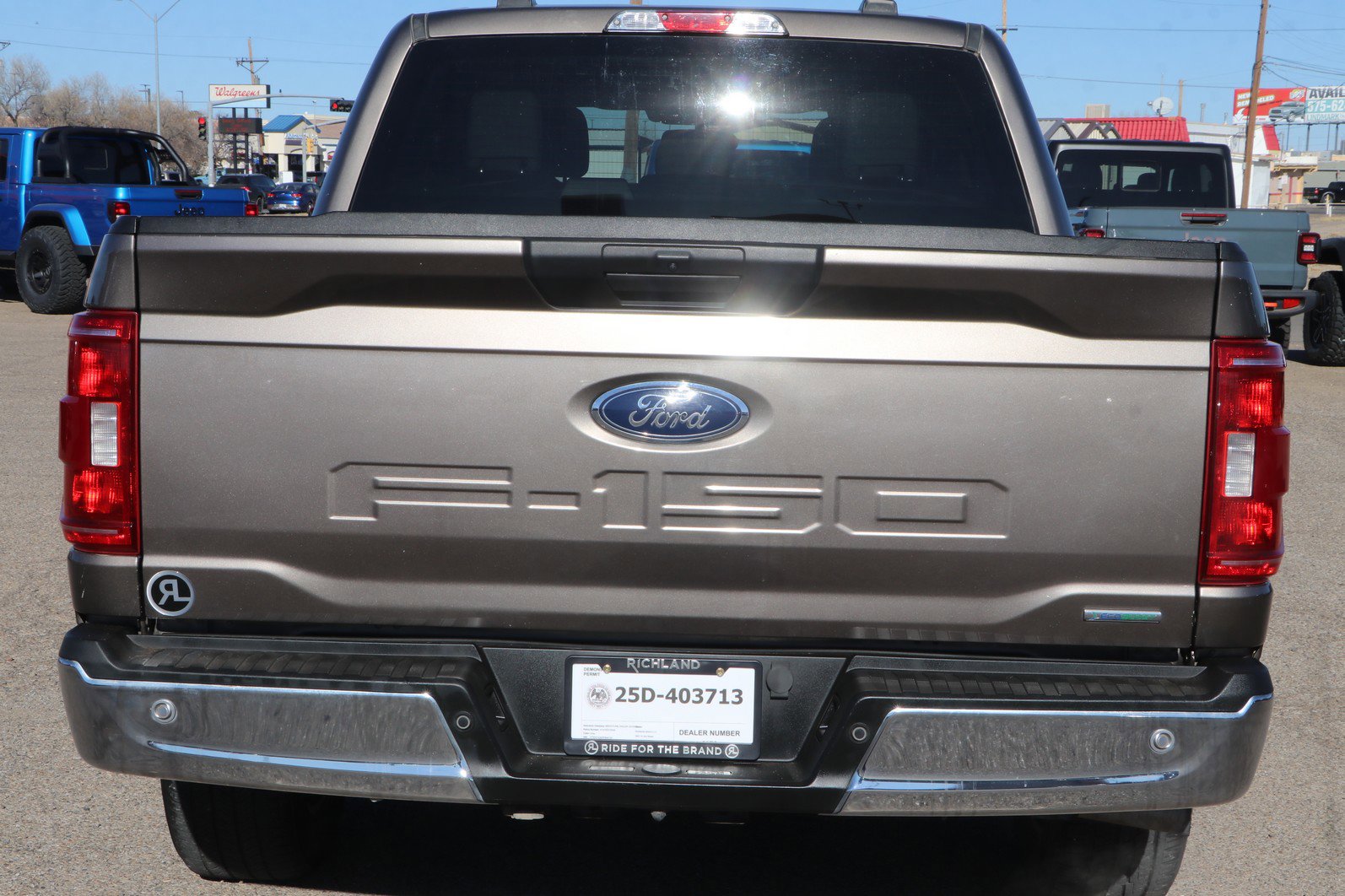 Used 2023 Ford F150 XLT image 6