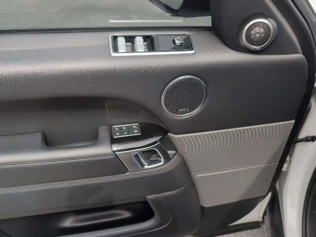 Used 2020 Land Rover Range Rover Sport HSE image 23