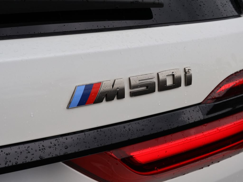 Used 2021 BMW X7 M50i AWD/4WD image 43