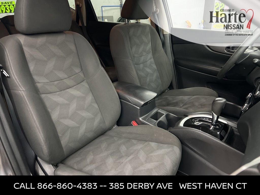 Used 2016 Nissan Rogue SV image 41