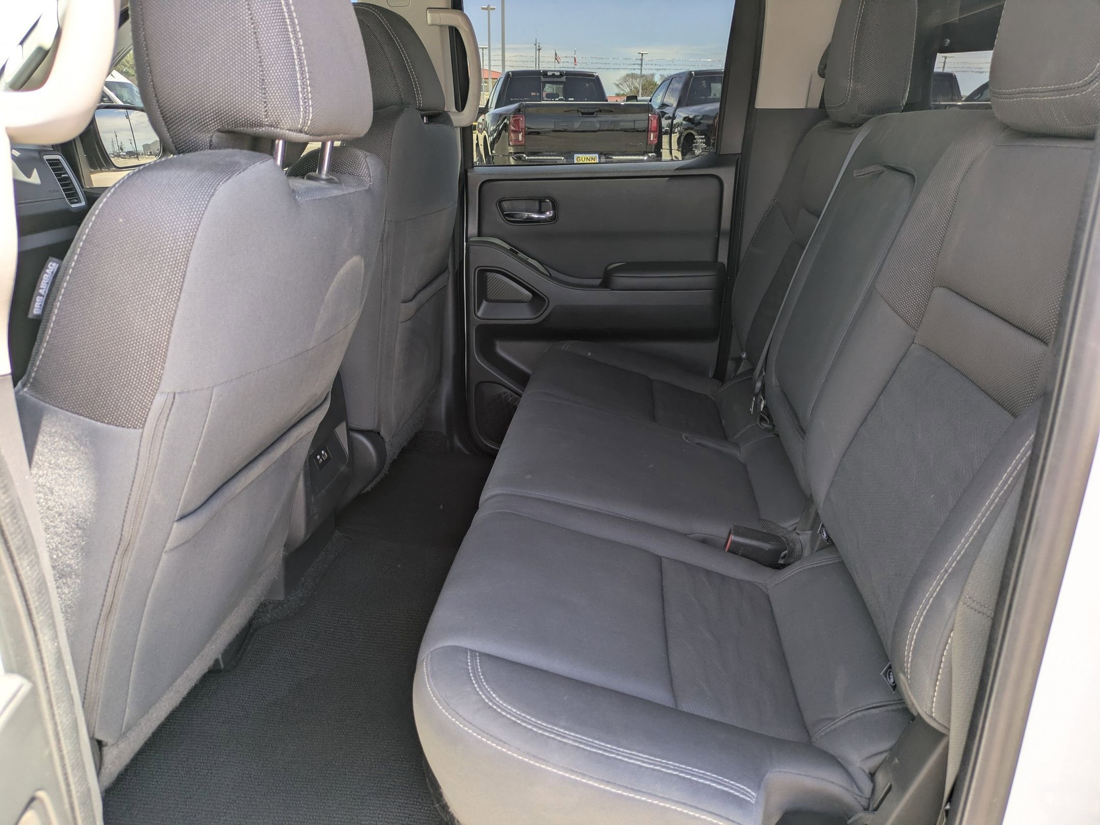 Used 2022 Nissan Frontier SV w/ Technology Package image 14