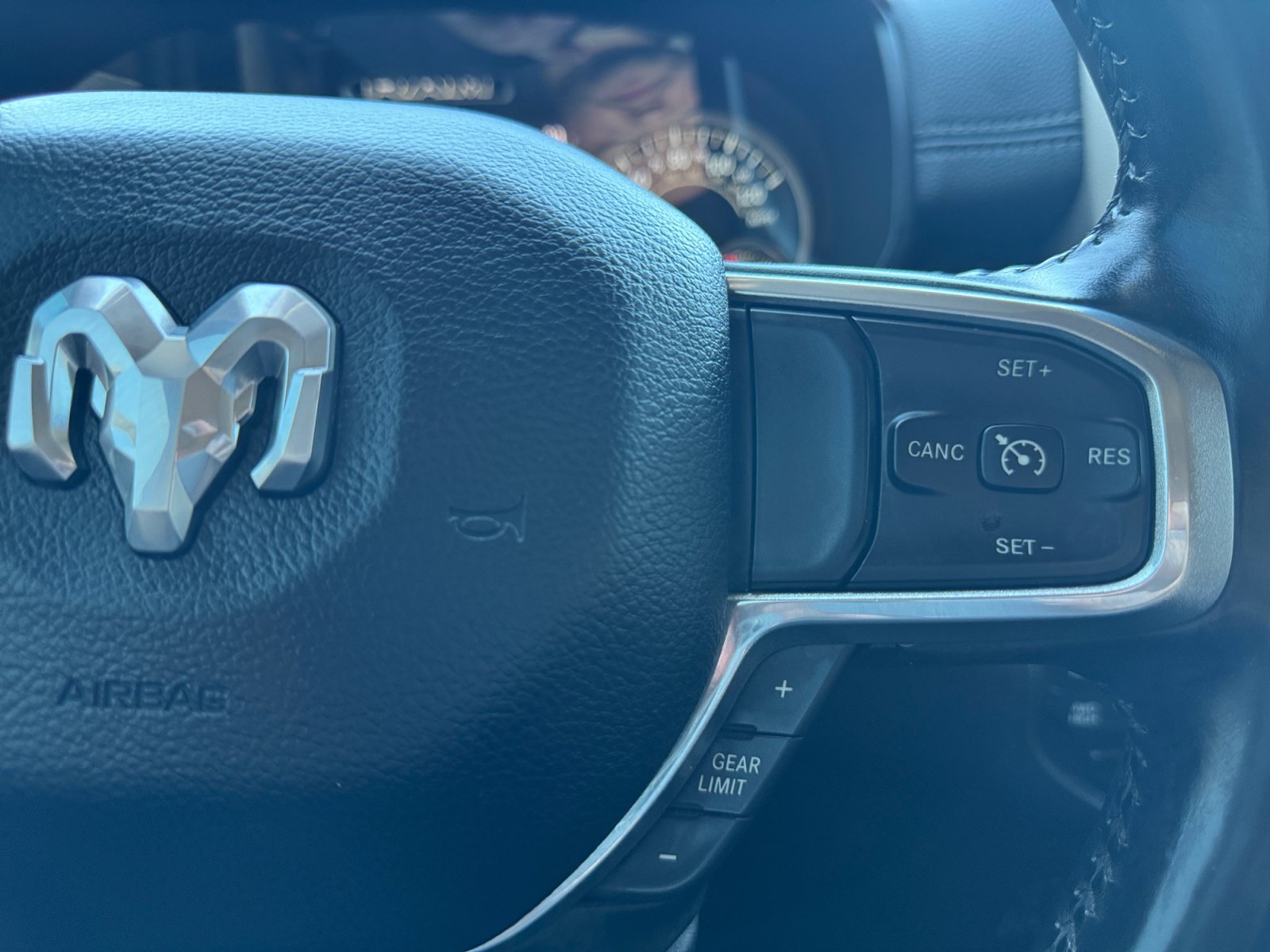 Used 2021 RAM 1500 Laramie w/ Off Road Group AWD/4WD image 27