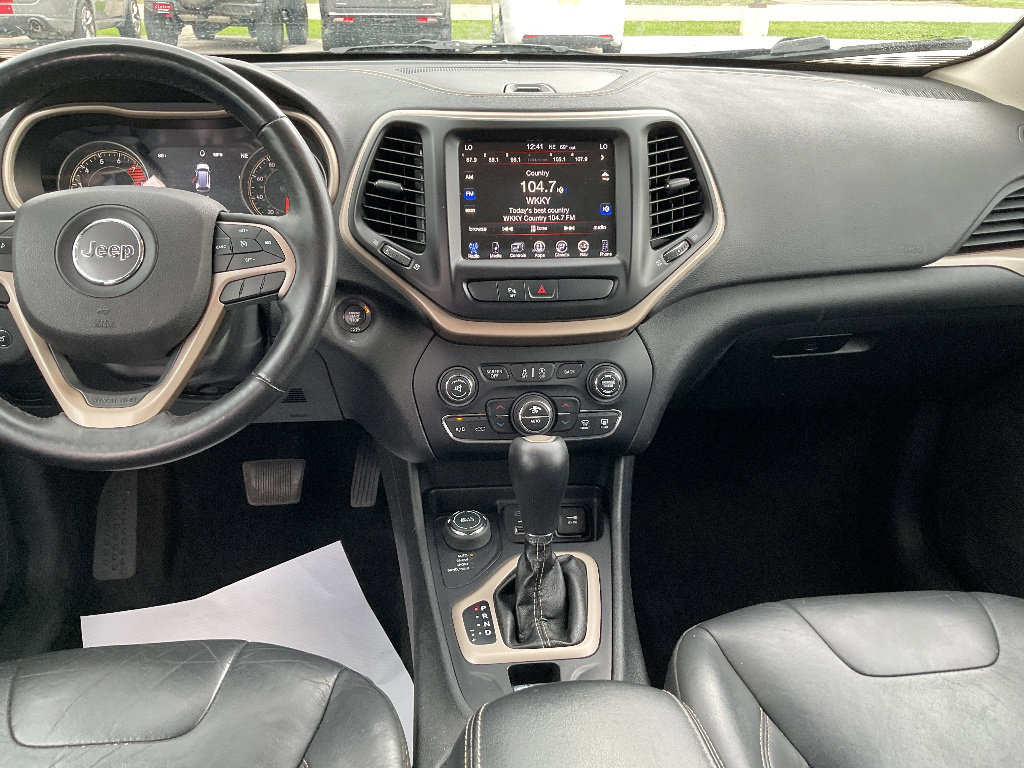 Used 2018 Jeep Cherokee Limited w/ High Altitude Package AWD/4WD image 12