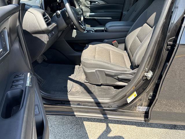 Certified 2024 Chevrolet Traverse LS w/ Midnight/Sport Edition FWD image 41