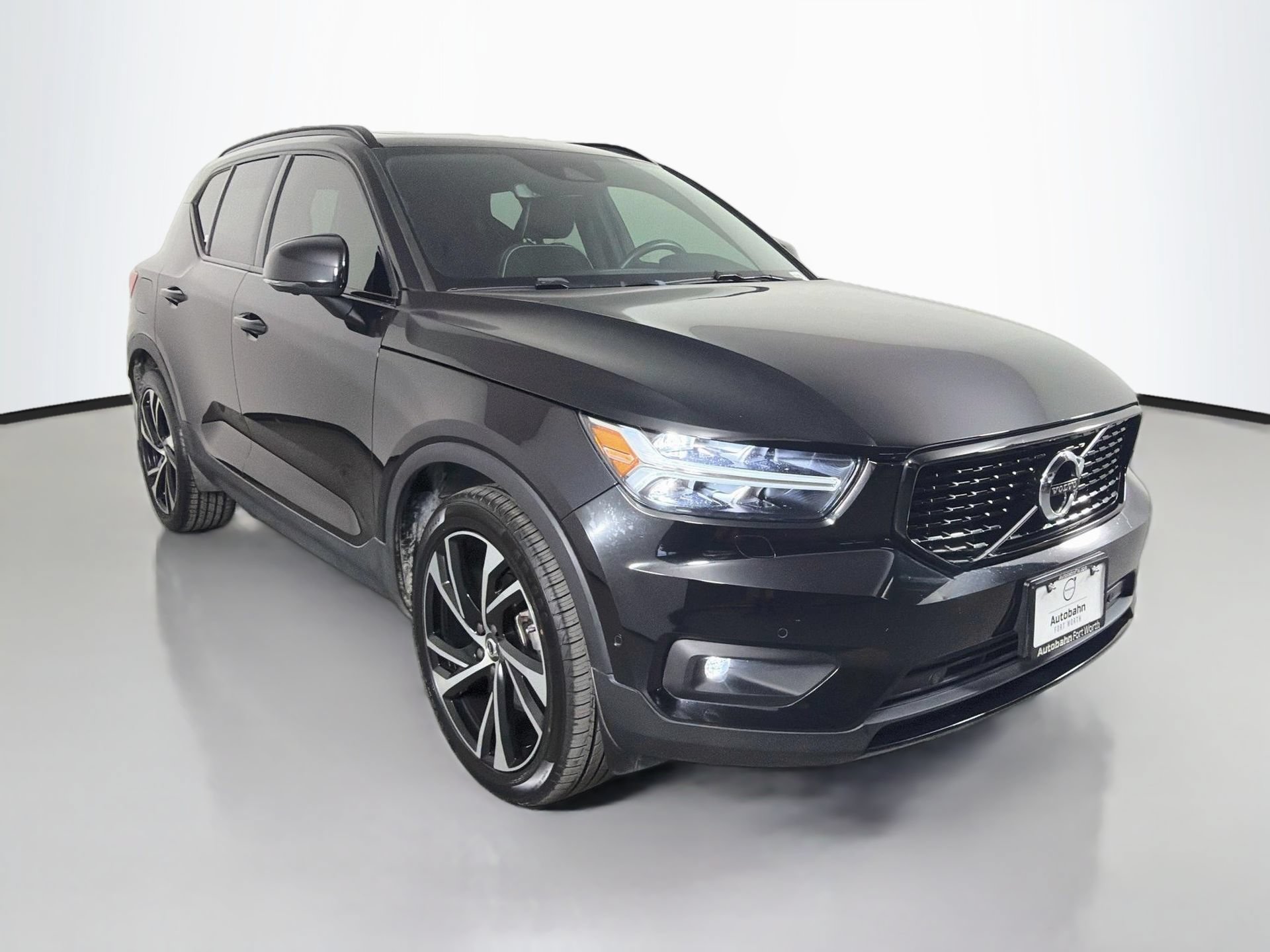 Used 2021 Volvo XC40 T5 R-Design w/ Advanced Package AWD/4WD image 3