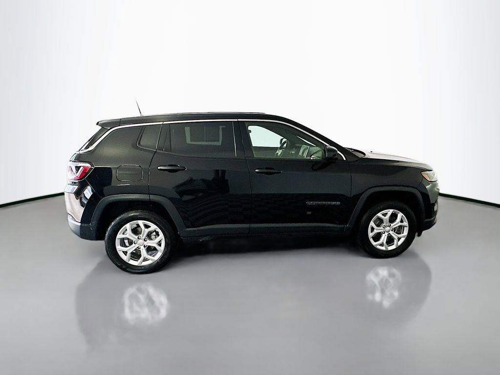 Used 2024 Jeep Compass Sport image 8