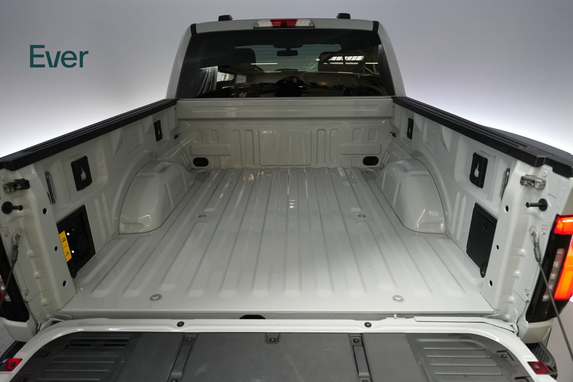 Used 2024 Ford F150 Lightning Flash image 8