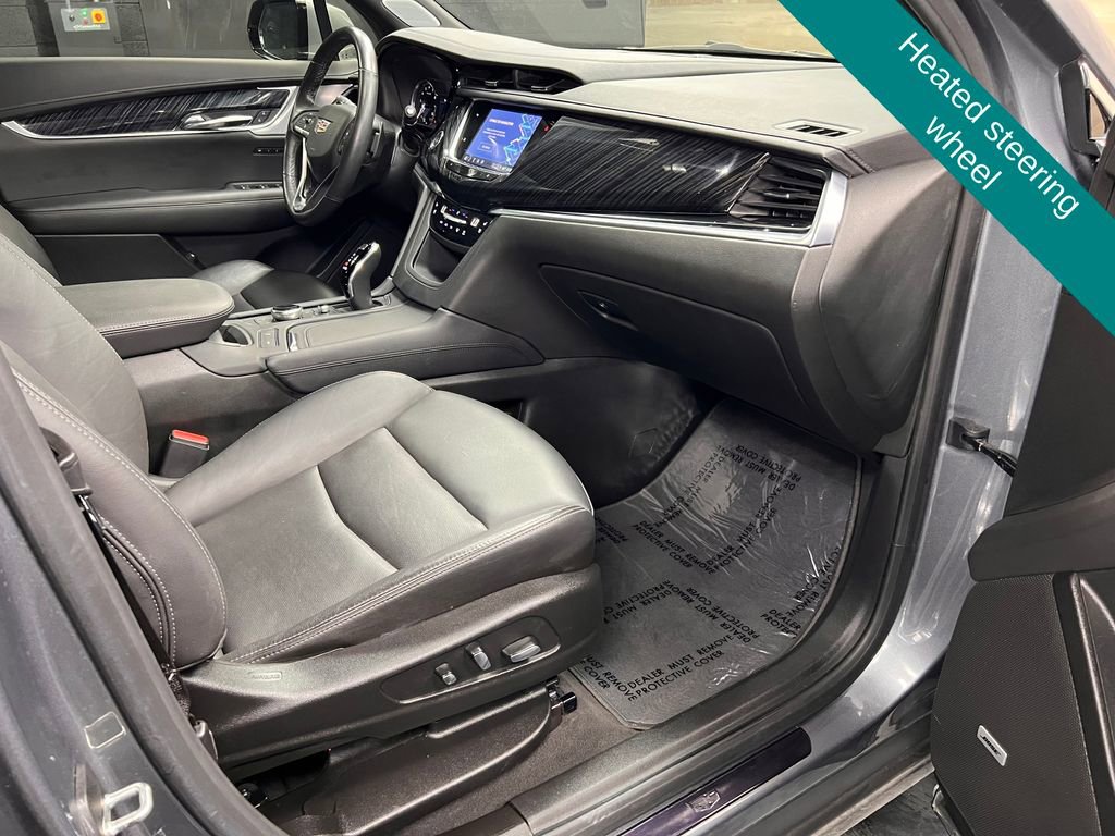 Used 2025 Cadillac XT6 Premium Luxury image 8