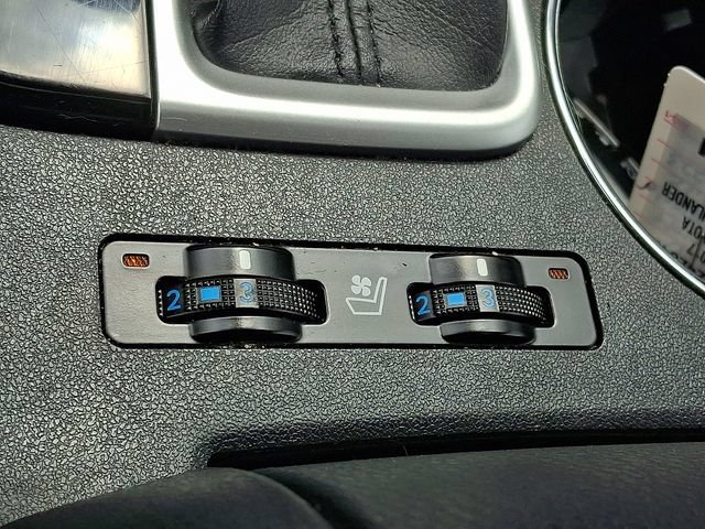 Used 2017 Toyota Highlander Limited Platinum FWD image 32