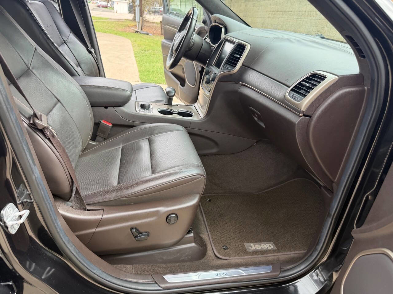 Used 2014 Jeep Grand Cherokee Summit AWD/4WD image 32