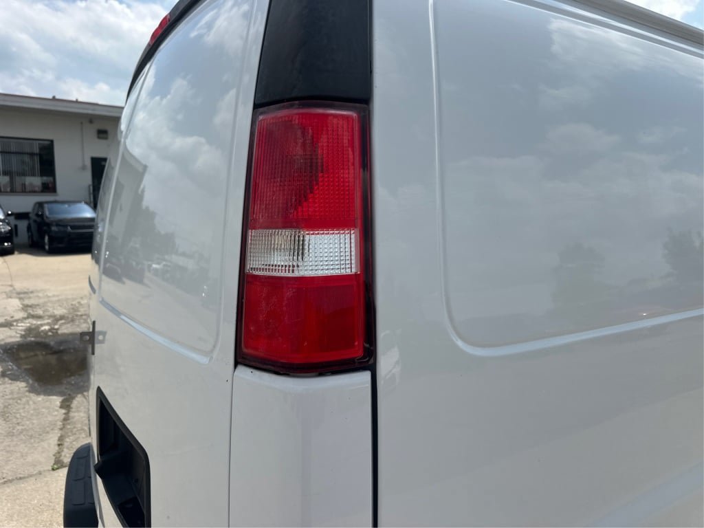 Used 2023 GMC Savana 2500 Extended w/ Driver Convenience Package RWD image 22