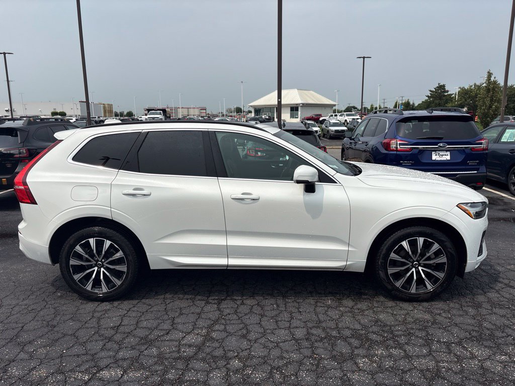 Used 2023 Volvo XC60 B5 Core w/ Climate Package AWD/4WD image 2